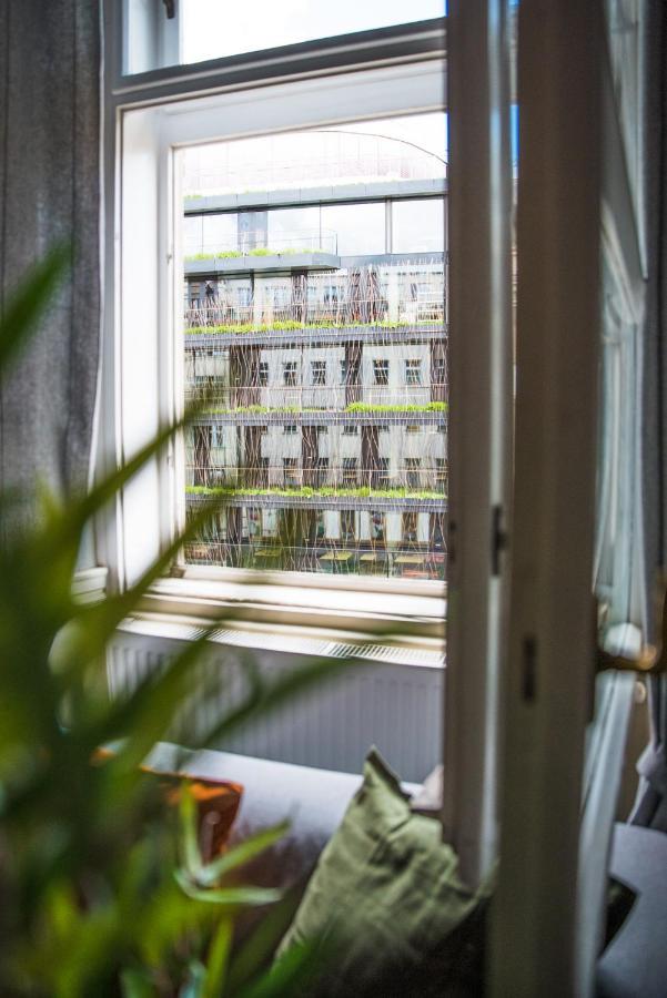 Onefam Old Town Hostel Prague Exterior photo